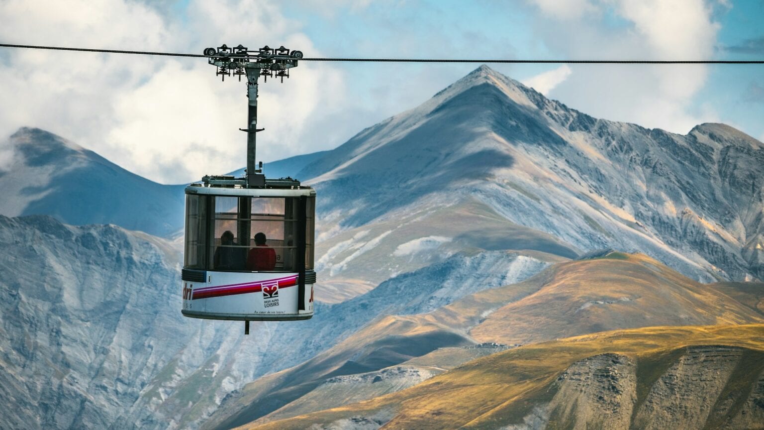 לה דו אלפ Les Deux Alpes - גלישה כל השנה על קרחון - צרפת | המדריך למטייל