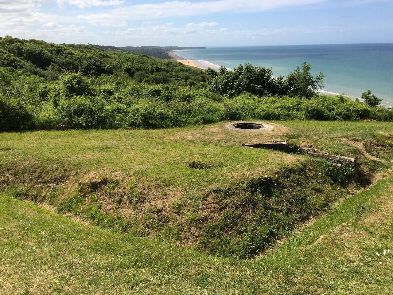 בונקר גרמני מעל חוף אומהה